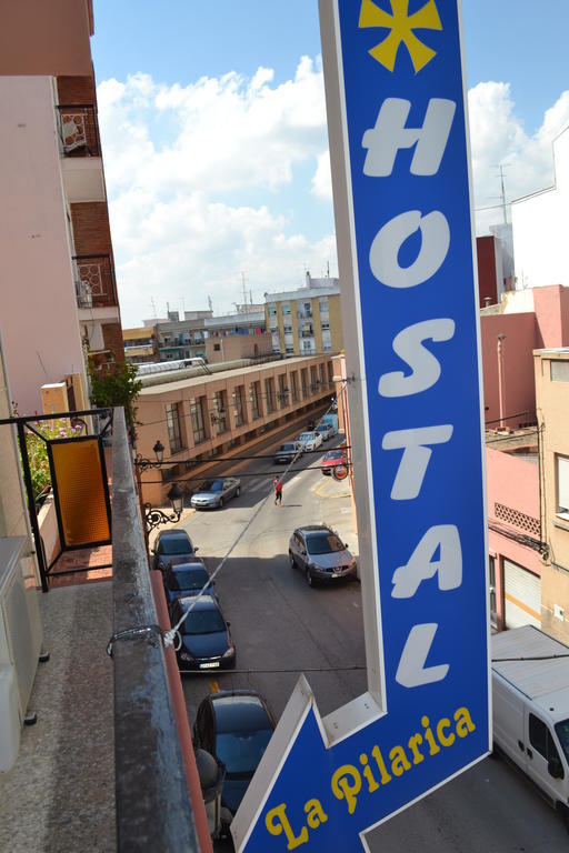 Hostal La Pilarica Paterna Esterno foto