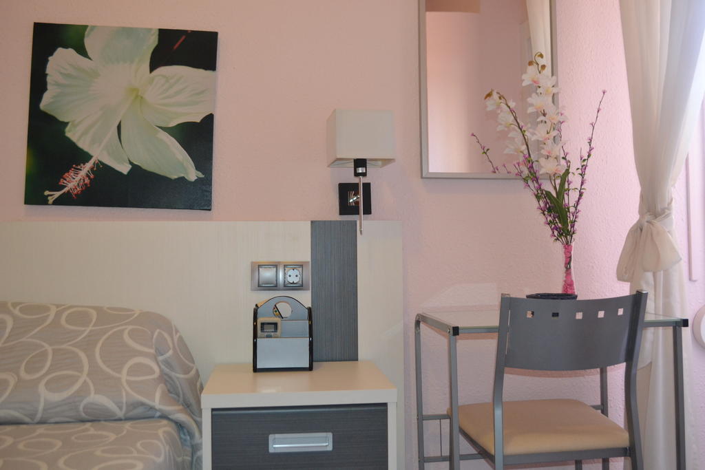 Hostal La Pilarica Paterna Camera foto