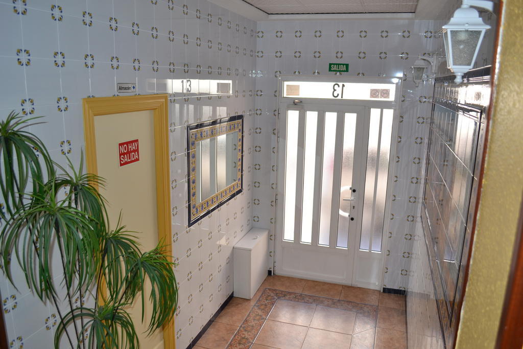 Hostal La Pilarica Paterna Esterno foto