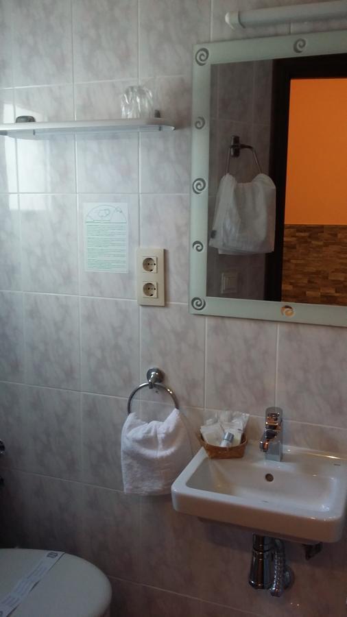 Hostal La Pilarica Paterna Esterno foto