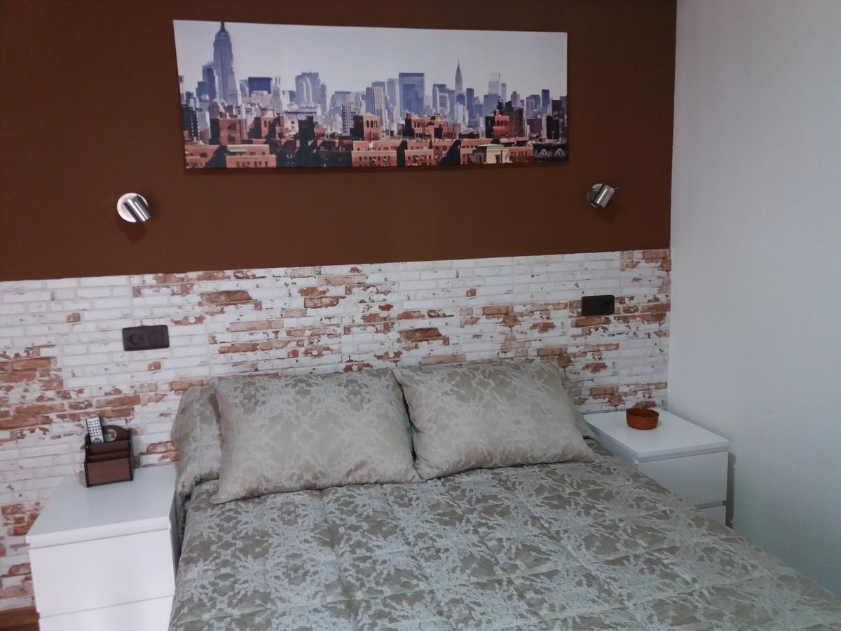 Hostal La Pilarica Paterna Esterno foto