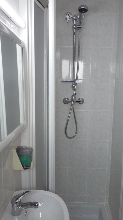 Hostal La Pilarica Paterna Esterno foto