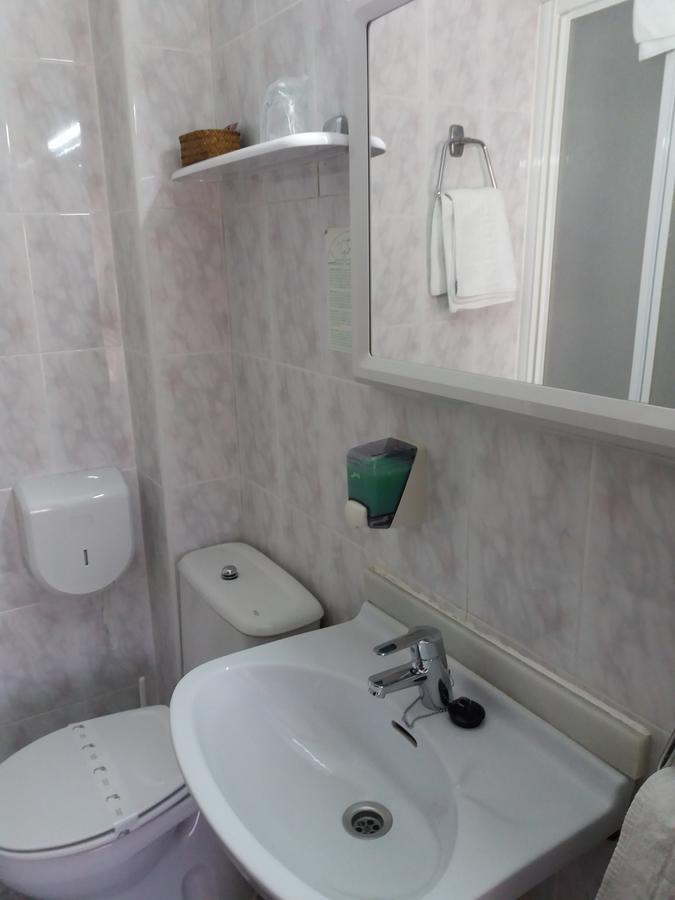 Hostal La Pilarica Paterna Esterno foto