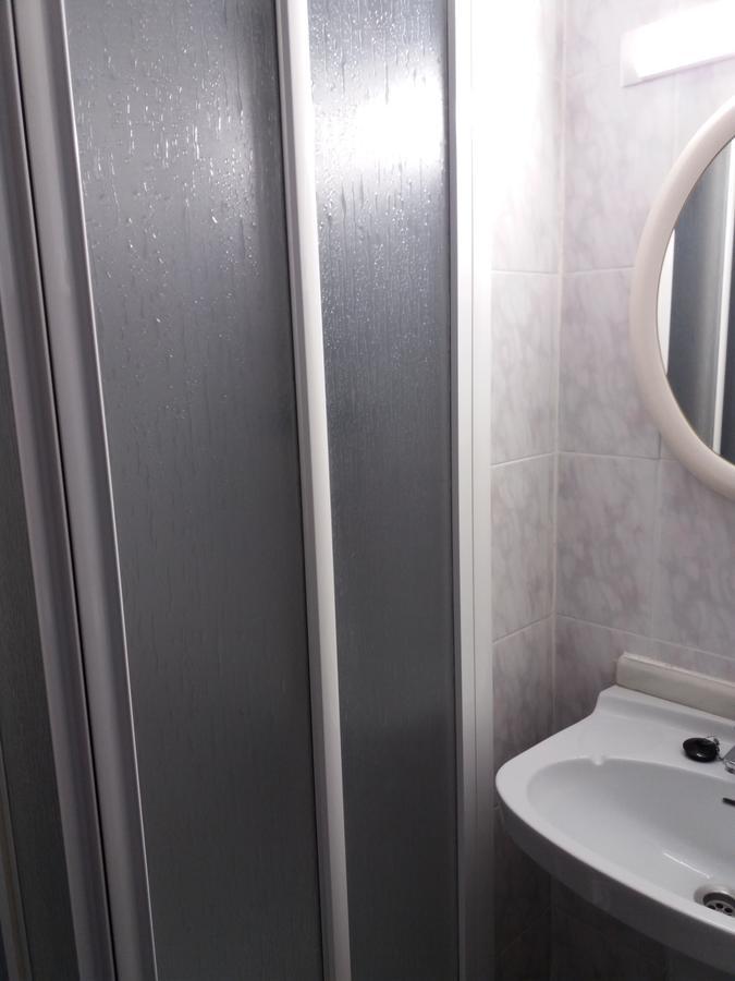 Hostal La Pilarica Paterna Esterno foto