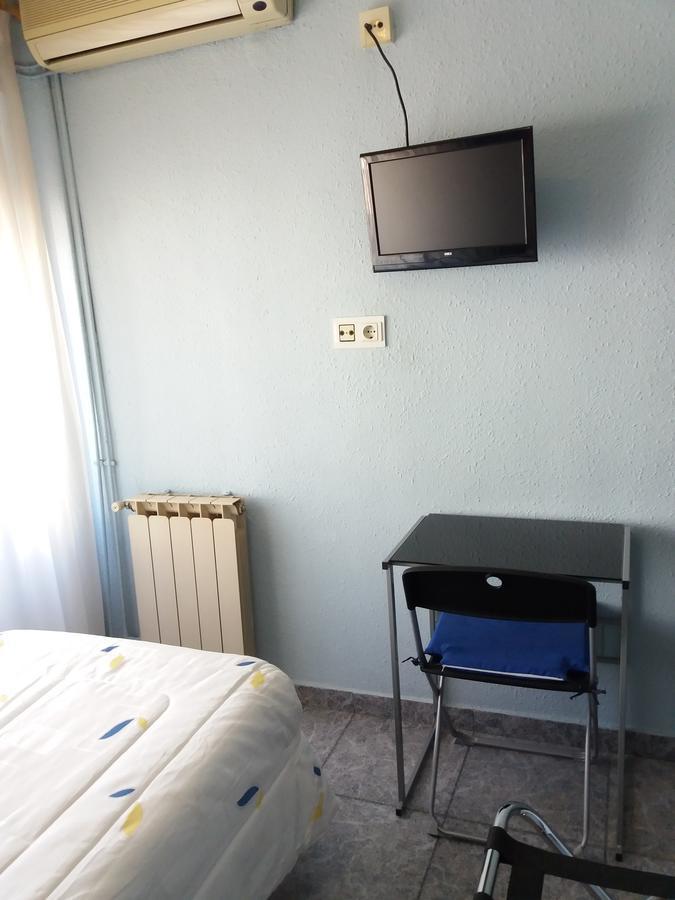 Hostal La Pilarica Paterna Esterno foto